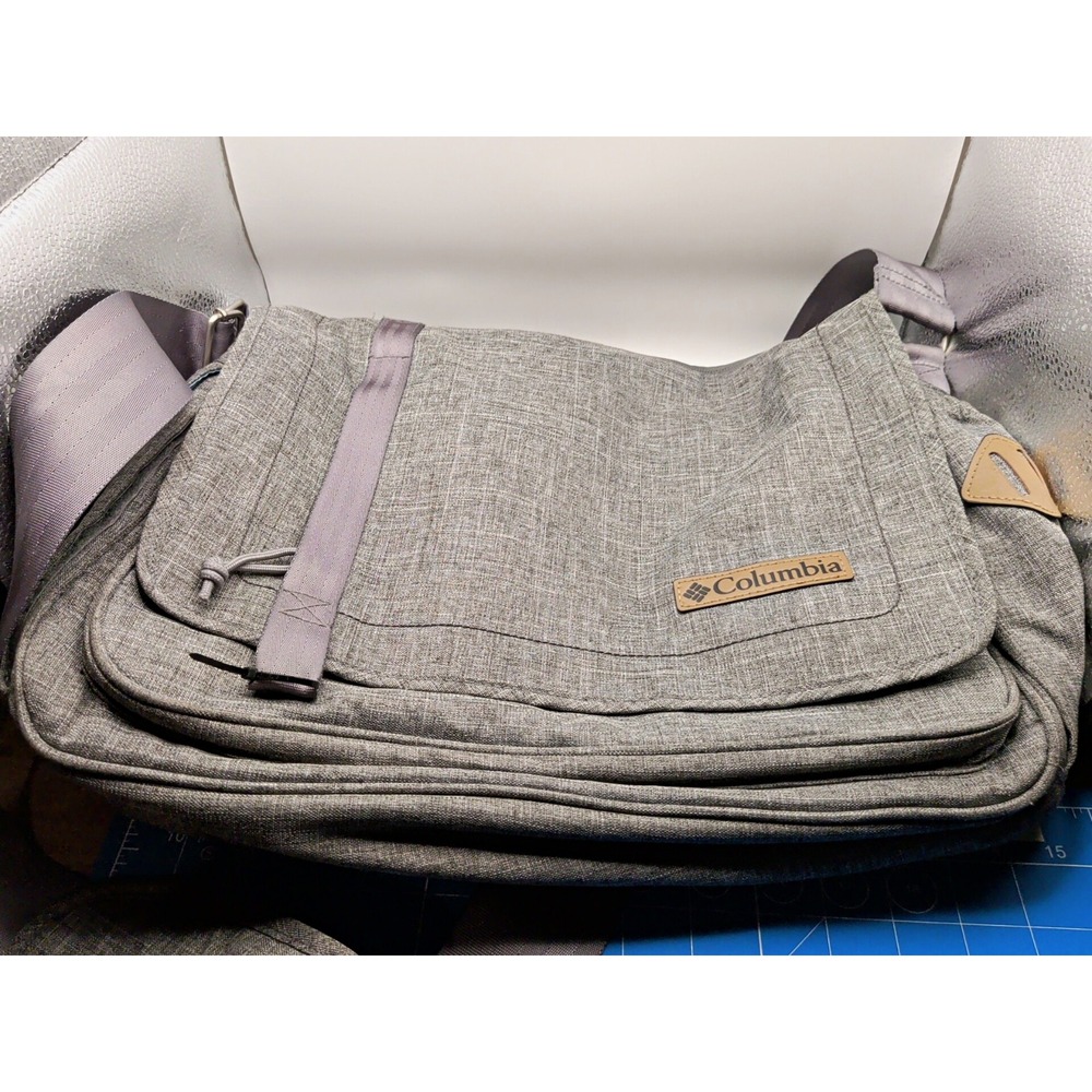 Columbia Gray Dipper Bag Zipper Adjustable Detachable Strap Blue Lining (A)